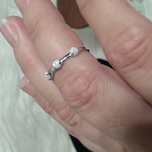 SALE! NWOT Dainty 925 Stamped White Opal Ring 💍 - Picture 2 of 6